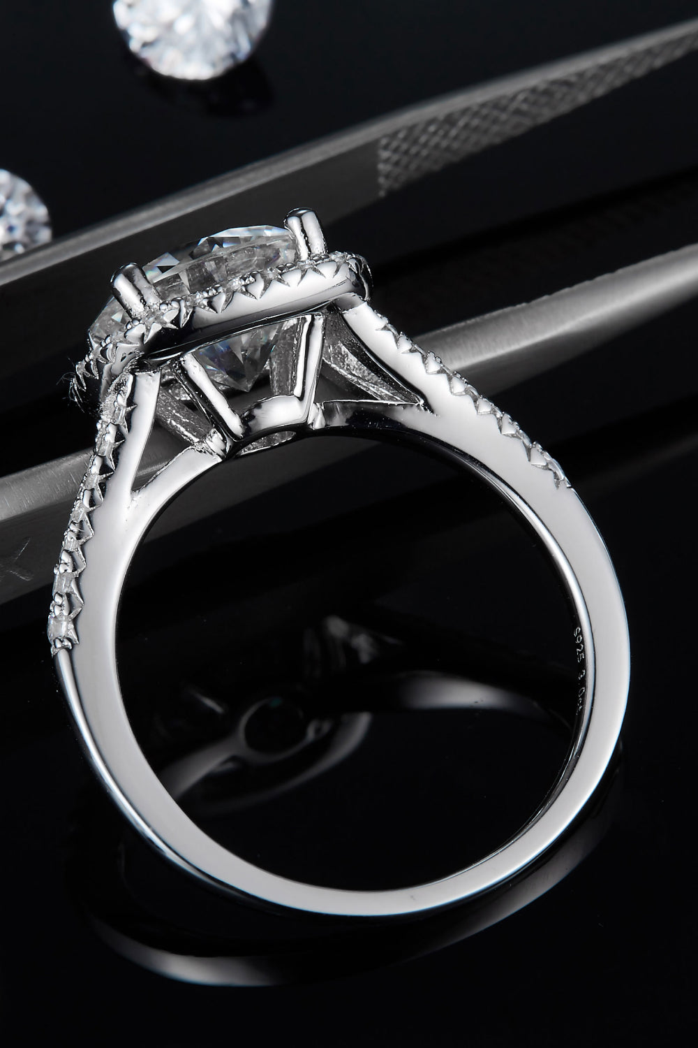 Heavenly Halo 3 Carat Moissanite Ring - ZISK Shop  